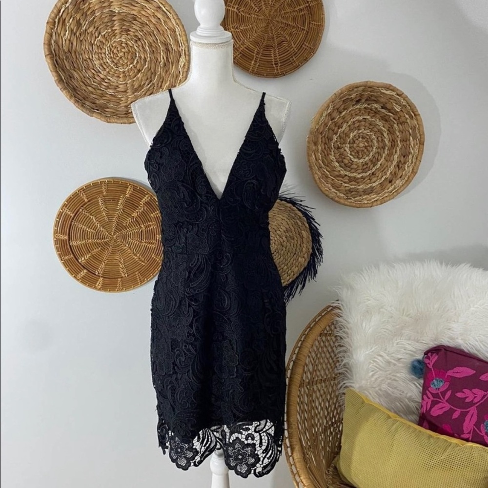 Dress the Population Black V-Neck Sleeveless Lace Mini Dress Size Large